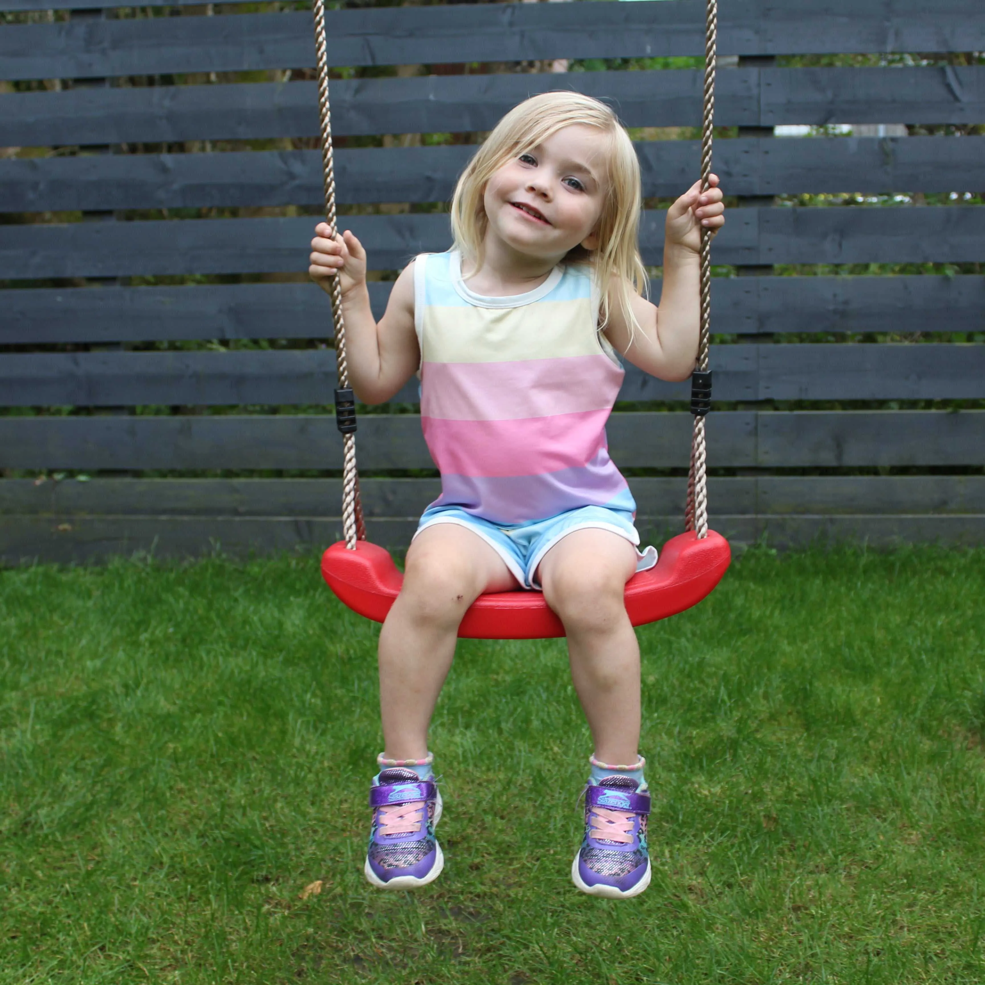 Go Wild 120cm Round Nest with Swing Seat